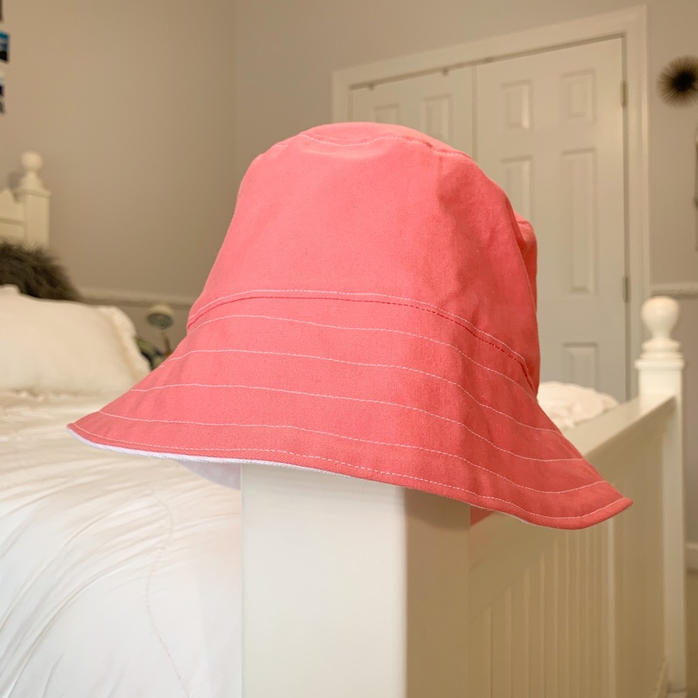 BUCKET HAT
